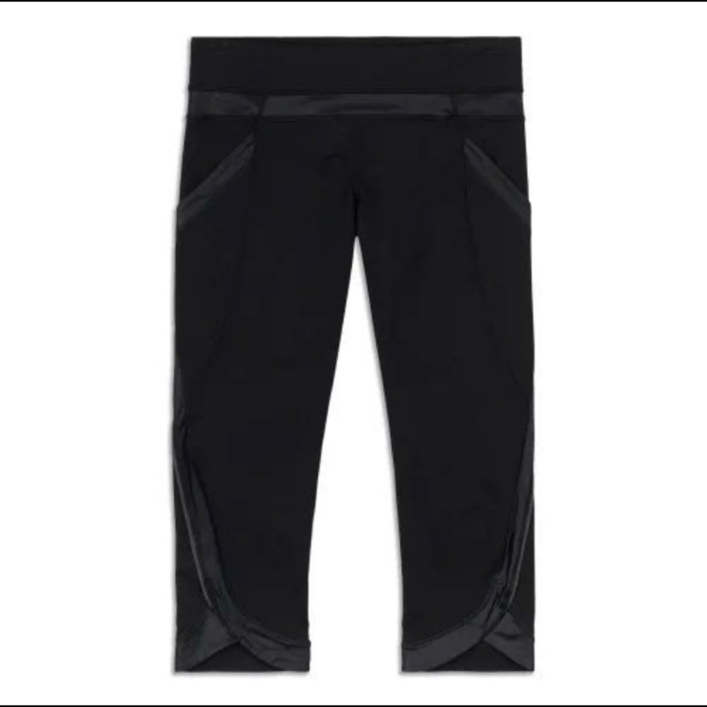 Lululemon Black Chase Me Crop Sz 6